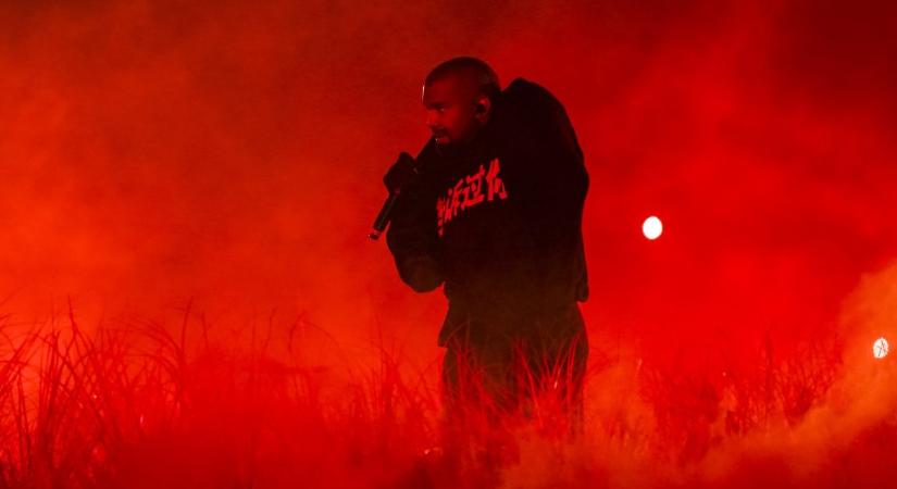 Már Kanye West kitiltására szólították fel a brit kormányt
