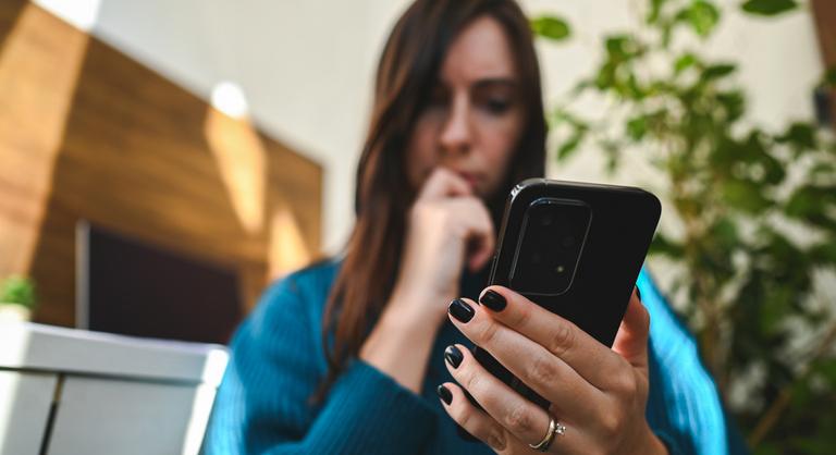 Zaklatás a digitális térben: segítség, ellopták a fotóinkat, felhasználják a képmásunkat!