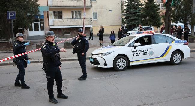 Megkéselt egy toborzótisztet Harkivban egy férfi mozgósítási intézkedés közben