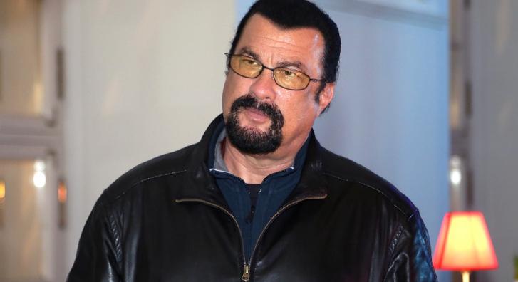 Ilyen aranyosak Steven Seagal unokái, a kemény akcióhősnek lágy oldala is van