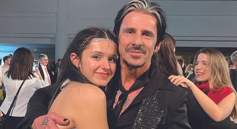 Szerelem és zene kéz a kézben: párjával alkot Kiss Endi lánya