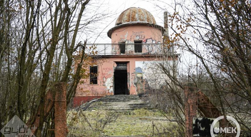 A Magyar Kétfarkú Kutya Párt támogatásával újul meg az ózdi csillagvizsgáló