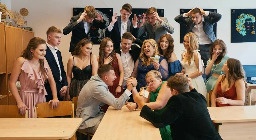 Luxusóra, pénz vagy autó? – Ennyit költenek a családok ballagási ajándékra
