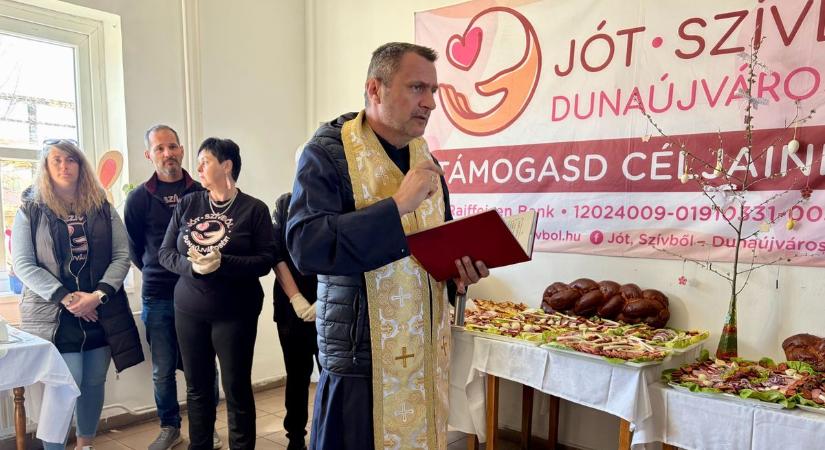 Húsvéti Segítség, hogy Szebb legyen az Ünnep! Nyolcadik önkéntes ételosztás galéria