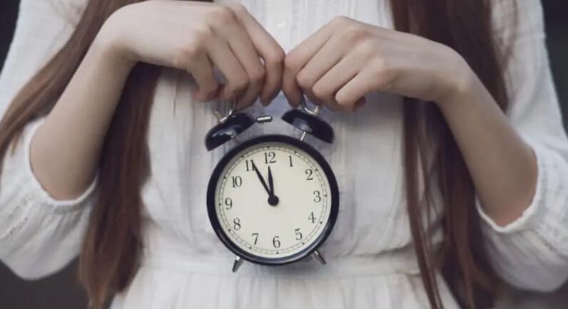 „Majd ha…” – a halogatott boldogság jelensége