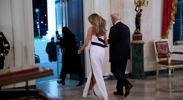 FEJ VAN, ARC NINCS Brett Ratner: Melania