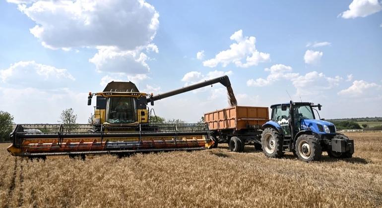 A kormány egyszerűsíti a mezőgazdasági gépek vezetői jogosítványának megszerzését a gépkezelőhiány miatt