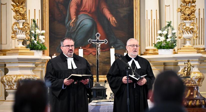 Szemerei János Győrben: a húsvéti örömhír összeköt