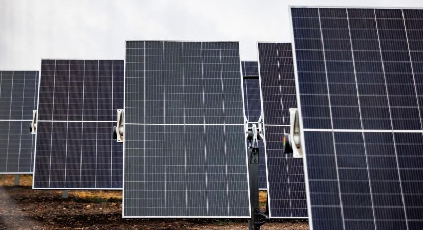 Váratlan fordulat: olaj nélkül maradt a 11 milliós ország, Kína azonnal napelemekkel árasztotta el – így menekül meg az energiaválságtól