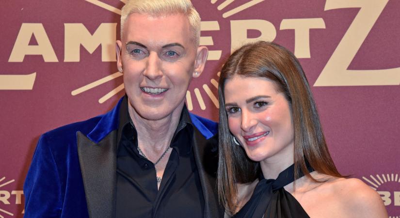 38 év korkülönbség? A Scooter frontembere és felesége ritkán látott páros