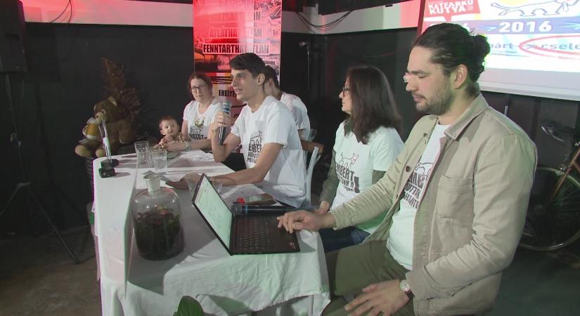 Üzent Magyar Péter a vissza nem lépő jelölteknek