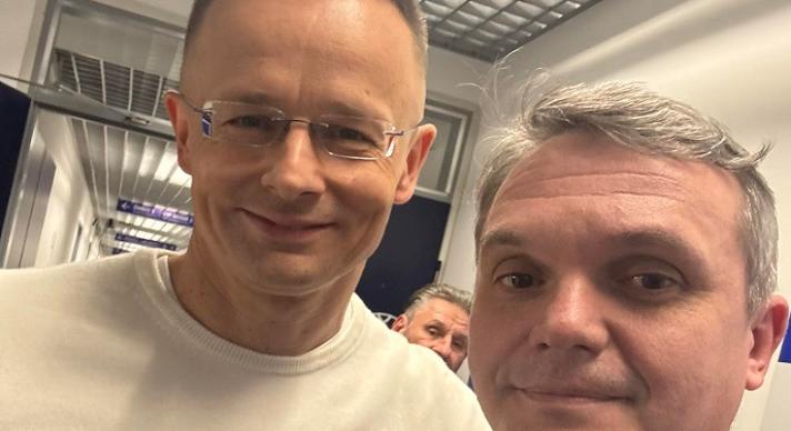 Szijjártó Péter Hajdúböszörményben “erősíti” Papp Zsolt kampányát
