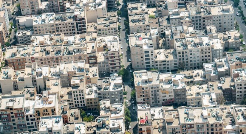 Izrael rendkívüli bejelentéssel érkezett – Irán összes vezetője már célpont