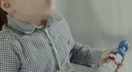 Id. Orbánéknál 20 ezer forintot kaptak a locsolásért az unokák