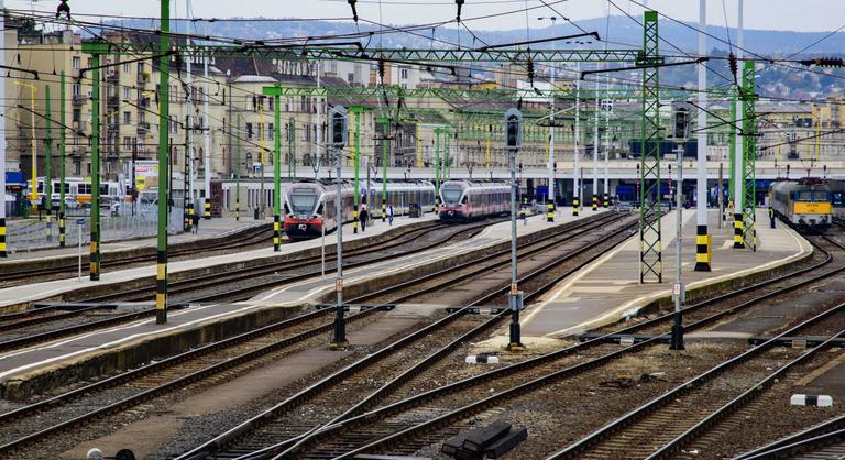 Több ezer utast érintő változást jelentett be a MÁV