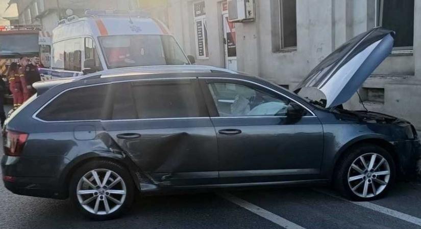 Egy nő és két kislány sérült meg a balesetben – Az egyik sofőr feltételezhetően drog hatása alatt állt