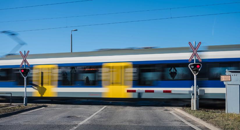 Évekre felforgatja a vasúti közlekedést a mától életbe lépő változás