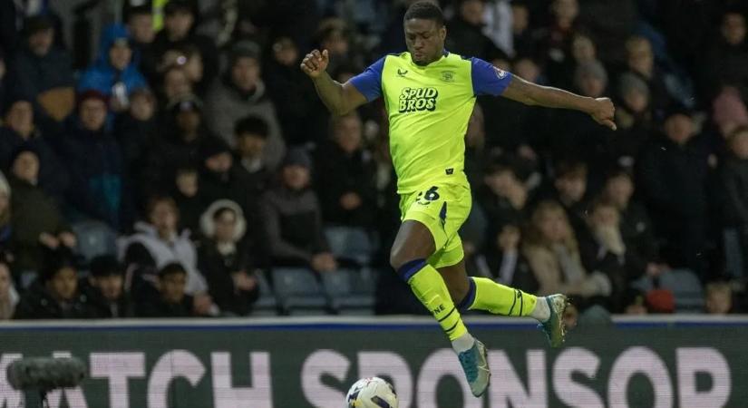 Egészen hihetetlen öngólt rúgott az angol sztárfocista – videó