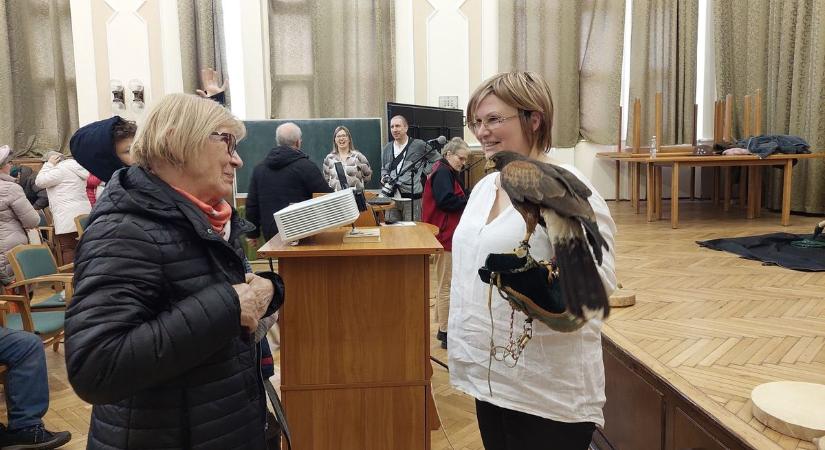 Nyugdíjas Egyetem: miként alkalmazhatók az állatok a nevelésben?