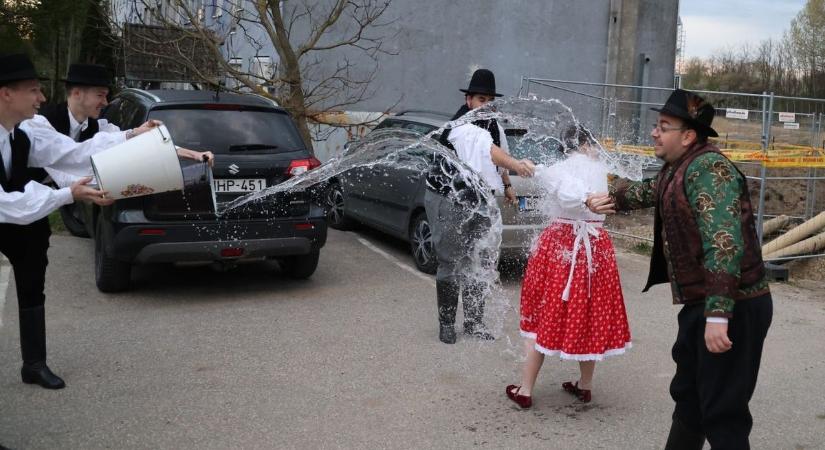 Húsvéti hangulat, városi történetek és egy kis meglepetés