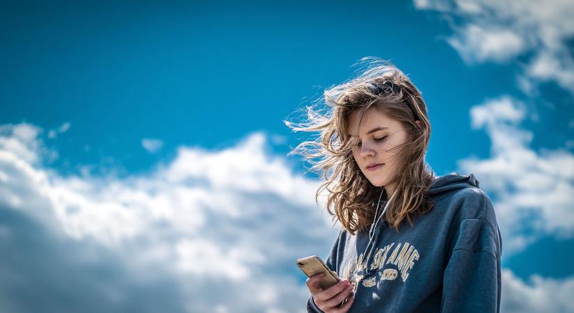 Iszonyat gagyi telefonokkal próbál talpon maradni a HMD