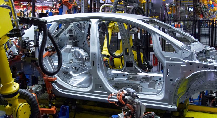 Válságba kerülhet a villanyautó-gyártás a közel-keleti konfliktus miatt