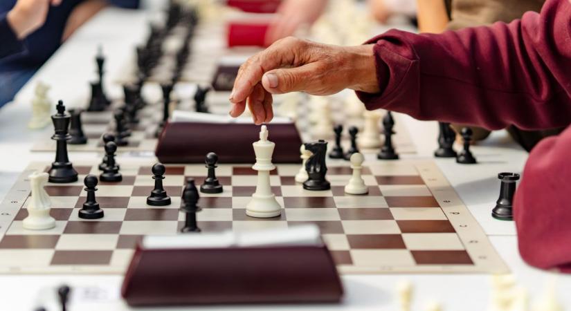 Varázsóra a kicsiket, Sakk, Társasjáték és Kártya Klub pedig a nyugdíjasokat várja