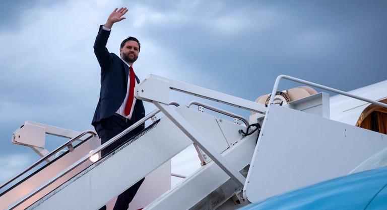 J.D. Vance hamarosan megérkezik Budapestre, már „várja a találkozást Orbán Viktorral”