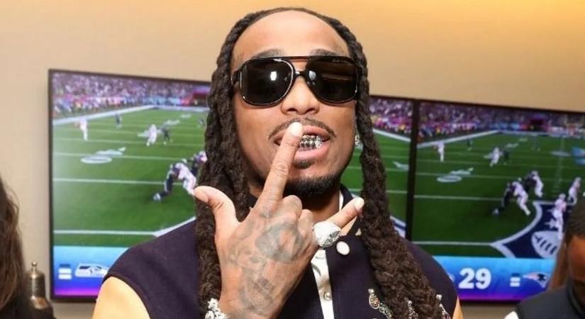 Súlyos állapotban szállították kórházba a híres énekest – valaki meglőtte