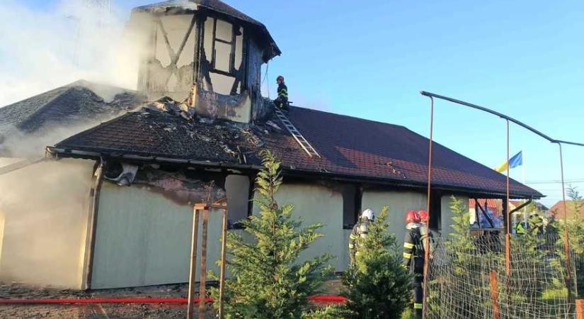 Leégett egy fatemplom kedden reggel (VIDEÓ)