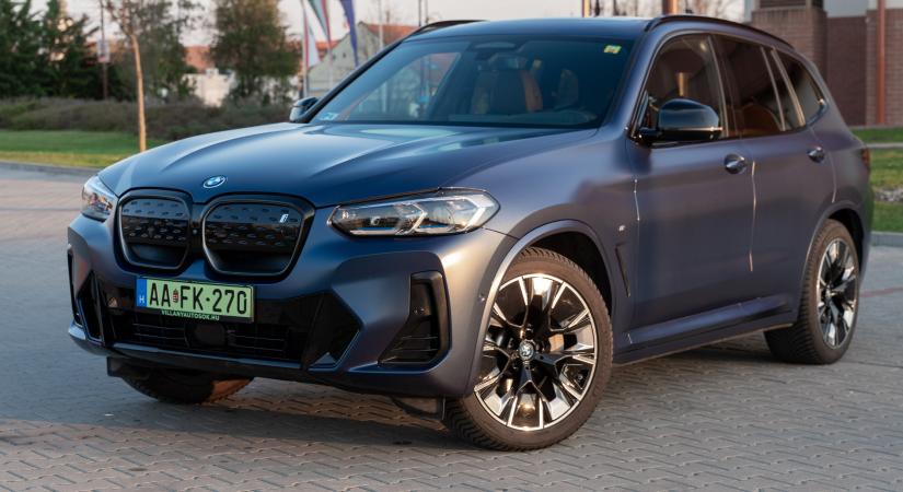 Mennie kell: eladó a BMW iX3
