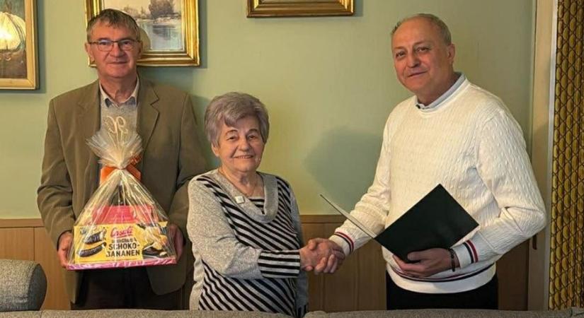 Rozsits Imrénét köszöntötték Kapuváron 90. születésnapján - fotó