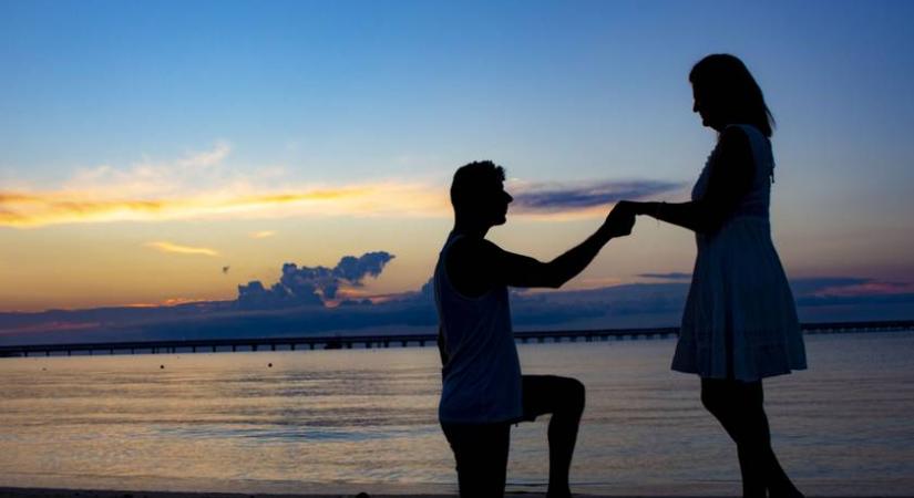 Egy nappal az első találkozásuk után megkérték a lány kezét: a pár biztos a döntésében