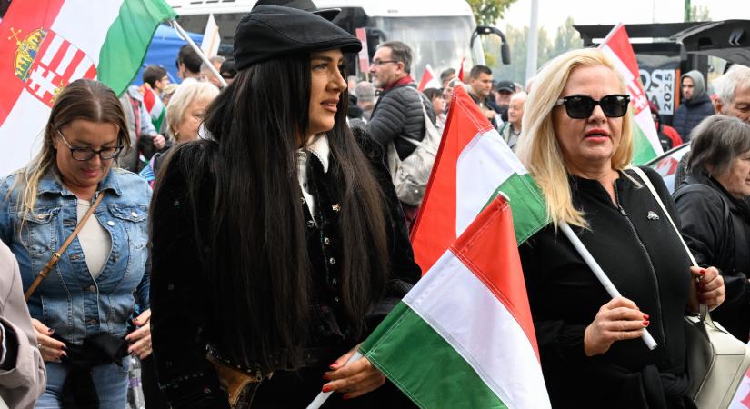 Tóth Gabi reagált arra, hogy testvére a Tiszát támogatja