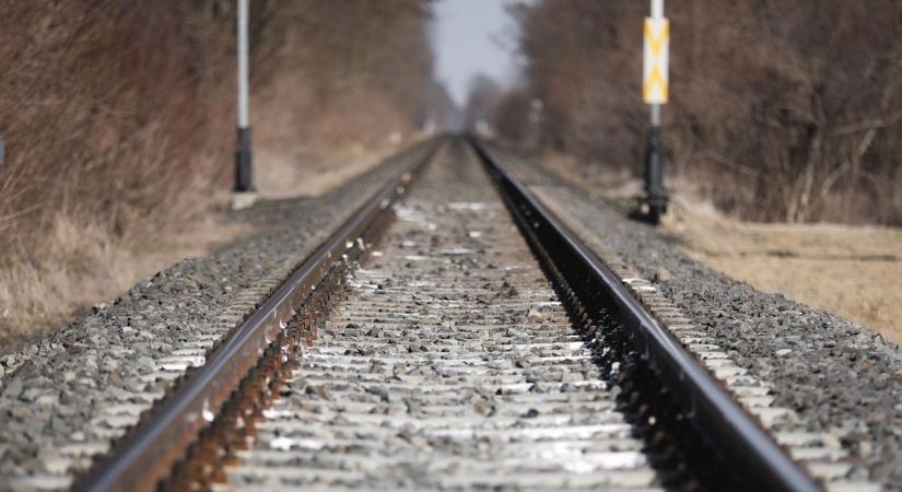 Baleset miatt állt le a vonatközlekedés a Győr-Celldömölk vonalon