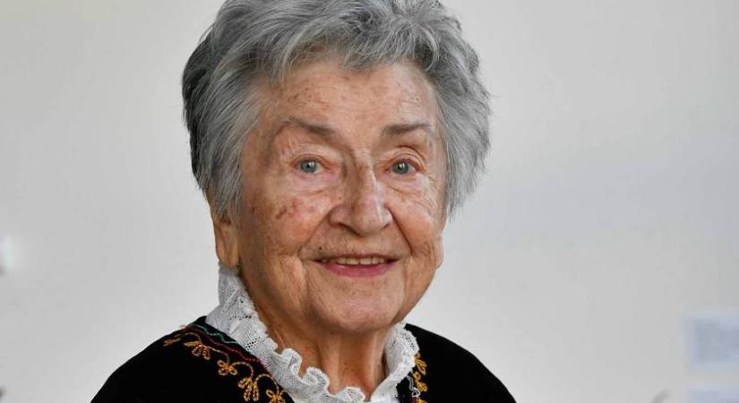 Elhunyt a magyar énekesnő: 92 éves volt a híres nótakirálynő