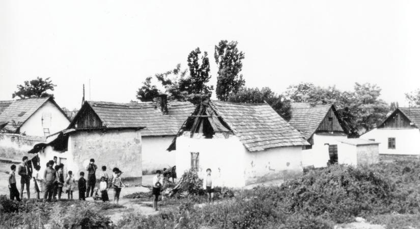 Cigány történetek címmel nyílik kiállítás a Tornyai múzeumban