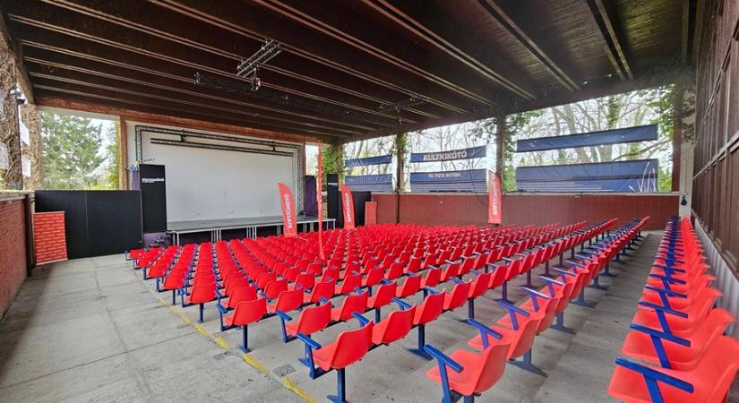 Megújult a Csukás Színház Balatonszárszón