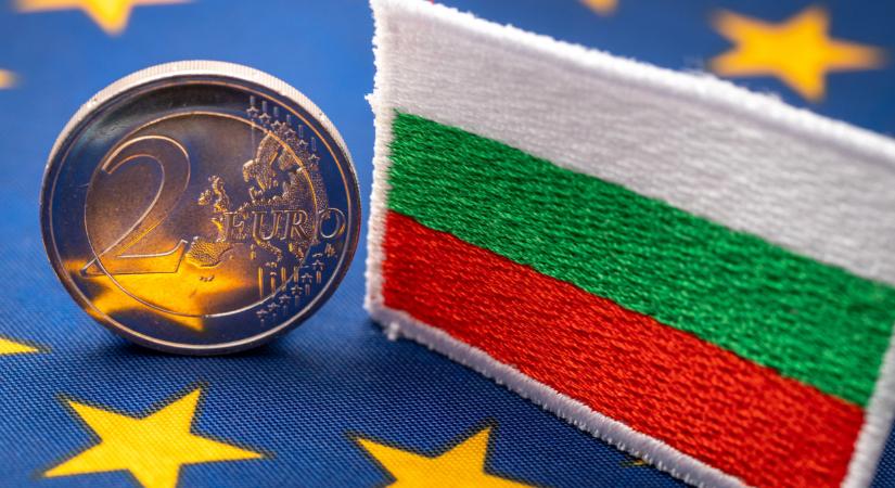 Eléggé bejött az euró ennek az országnak: dicshimnuszokat zengenek a közös pénzről