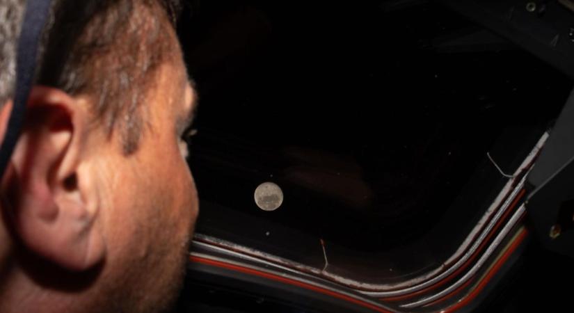 Megkerülte a Holdat az Artemis–2, már hazafelé tartanak az űrhajósok