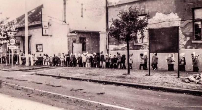 Elbontották a kisvárosi mozit, melyben a Piedone-filmeket akár állva is nézték a nézők