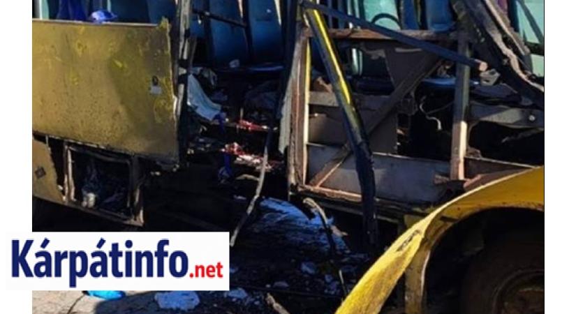 Orosz dróntámadás egy busz ellen: halottak és sérültek