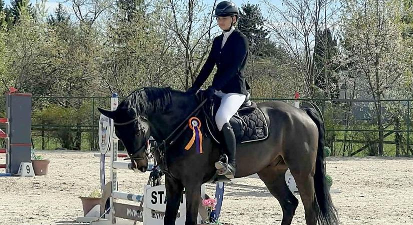 Remekül szerepelt Balatonvilágoson a DEAC fiatal lovasa