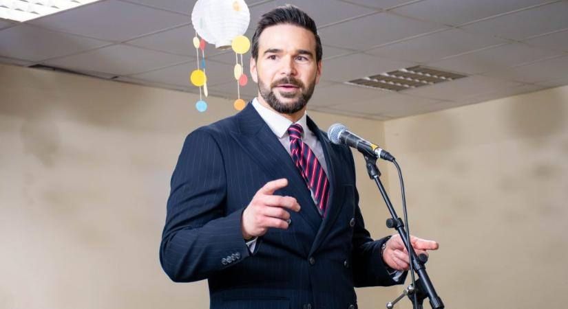 „Én javasoltam nekik a szlogent, hogy ígérjenek rá a Tiszára” – mondja állítólag Debrecen alpolgármestere a Jobbik jelöltjéről egy hangfelvételen