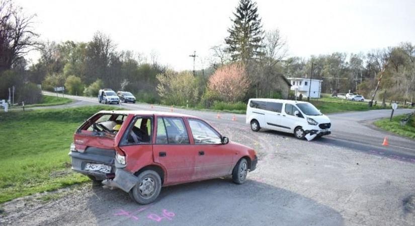 Majdnem tragédia lett belőle – a figyelmetlen előzés miatt ketten is megsérültek