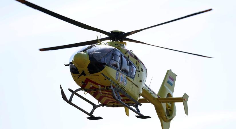 Újabb baleset az M5-ösön: a helyszínre mentőhelikoptert is riasztottak