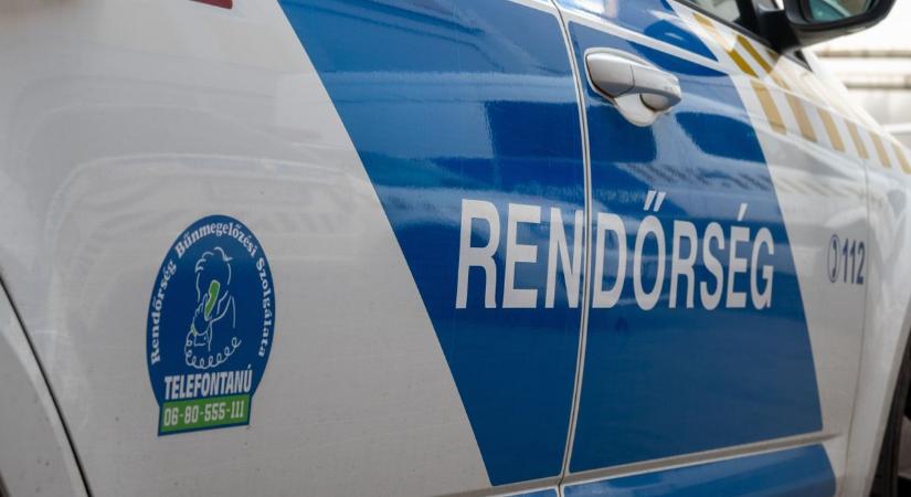 Összeütközött egy teherautó és egy trélert vontató személyautó az M5-ösön