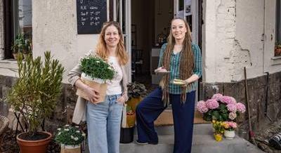 Virágba borult kávés-sütis oázis Csepelen: Édes virágszálam