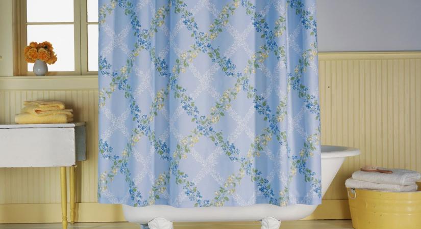 Így tisztítsd meg a zuhanyfüggönyt, hogy ne tapadjon meg rajta a penész