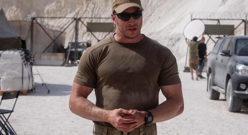 Fantasztikus ajánlatokkal kecsegtette Szalay-Bobroivniczky Pálinkás századost, csak ki ne pakoljon a Telexnek